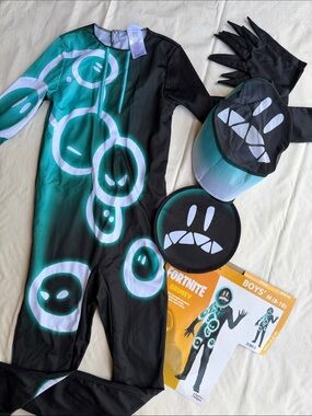 Fortnite Grimey Halloween costume with accessories